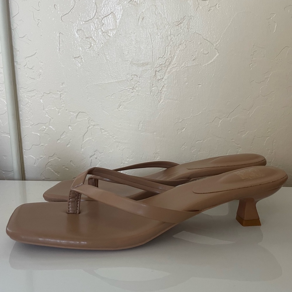 nude kitten heels never worn size 41